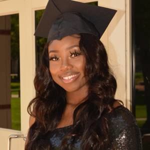 Meet your Posher, Mia